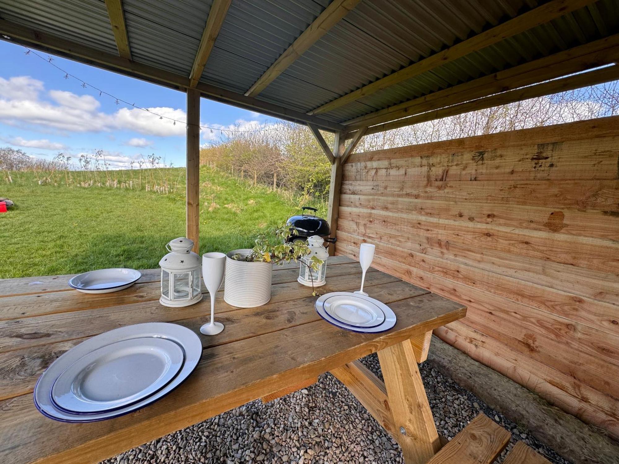 Geodesic Dome Glamping Hotel Llanidloes Ngoại thất bức ảnh
