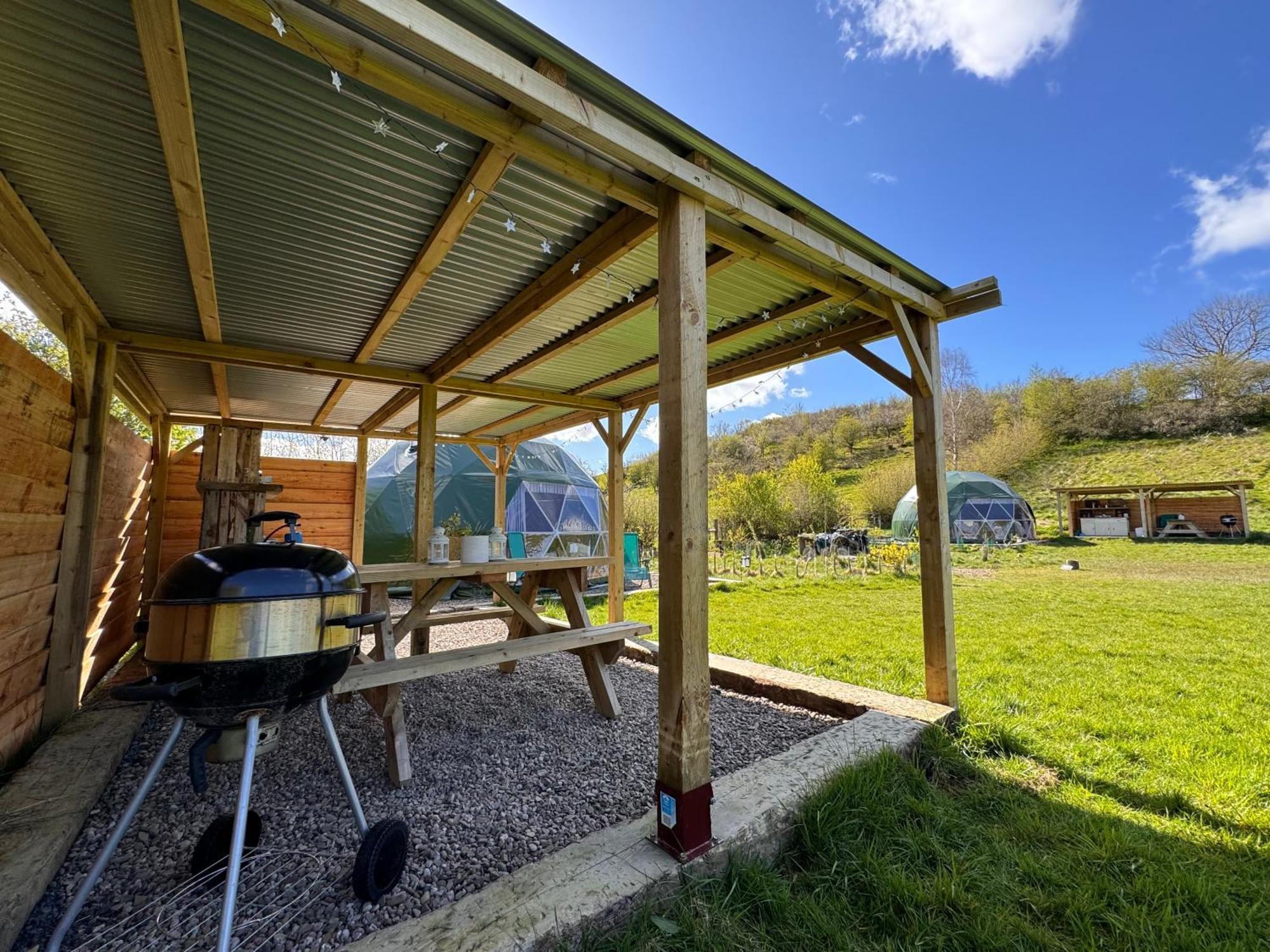 Geodesic Dome Glamping Hotel Llanidloes Ngoại thất bức ảnh