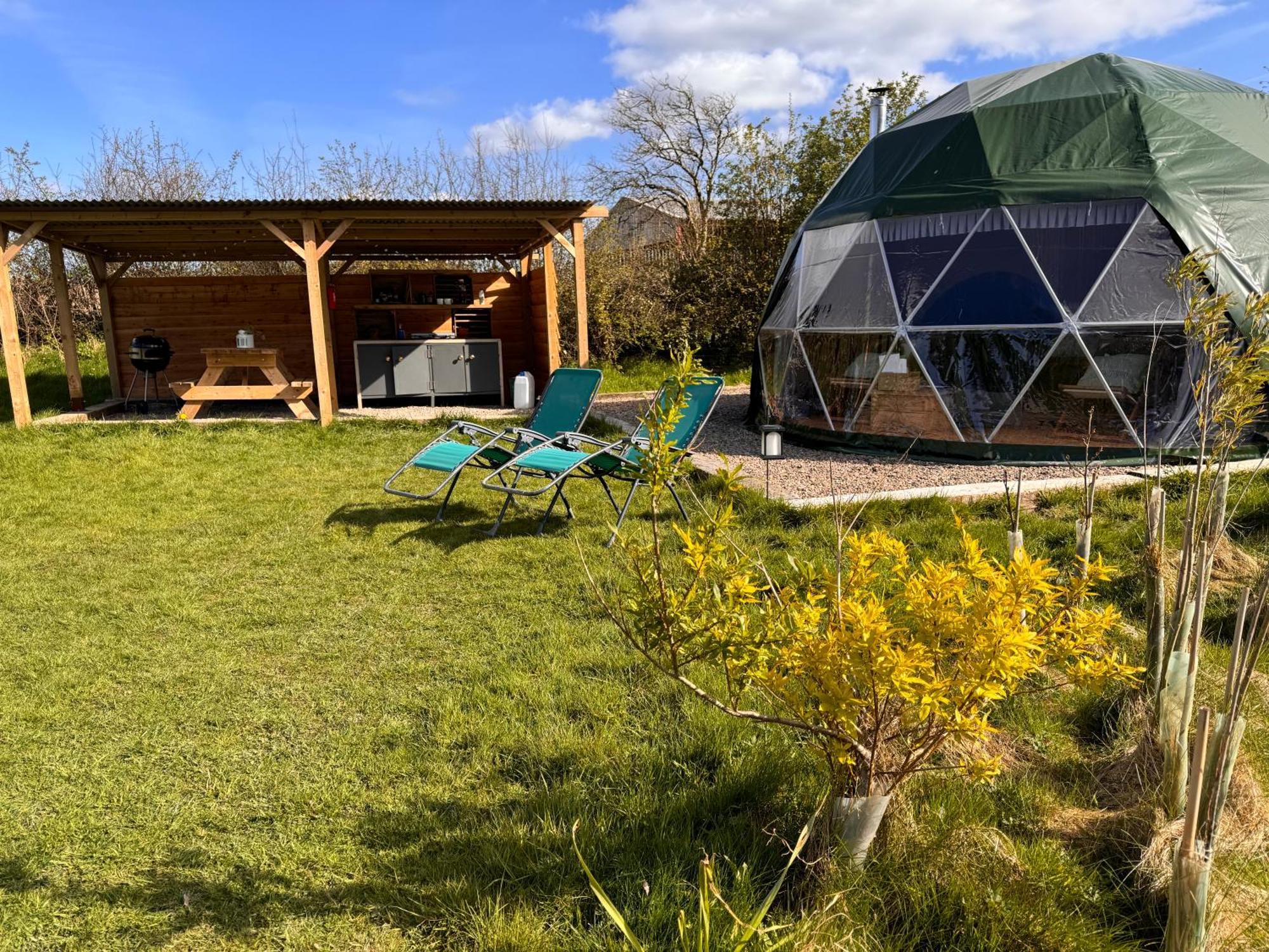 Geodesic Dome Glamping Hotel Llanidloes Ngoại thất bức ảnh